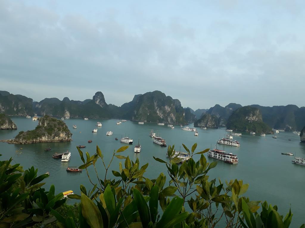 Halong Majestic Legend Cruise Hotel ฮาลอง ภายนอก รูปภาพ