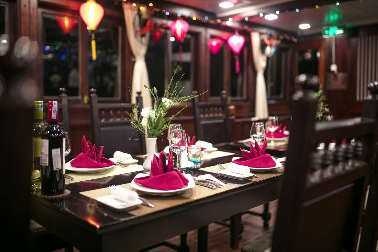 Halong Majestic Legend Cruise Hotel ฮาลอง ภายนอก รูปภาพ