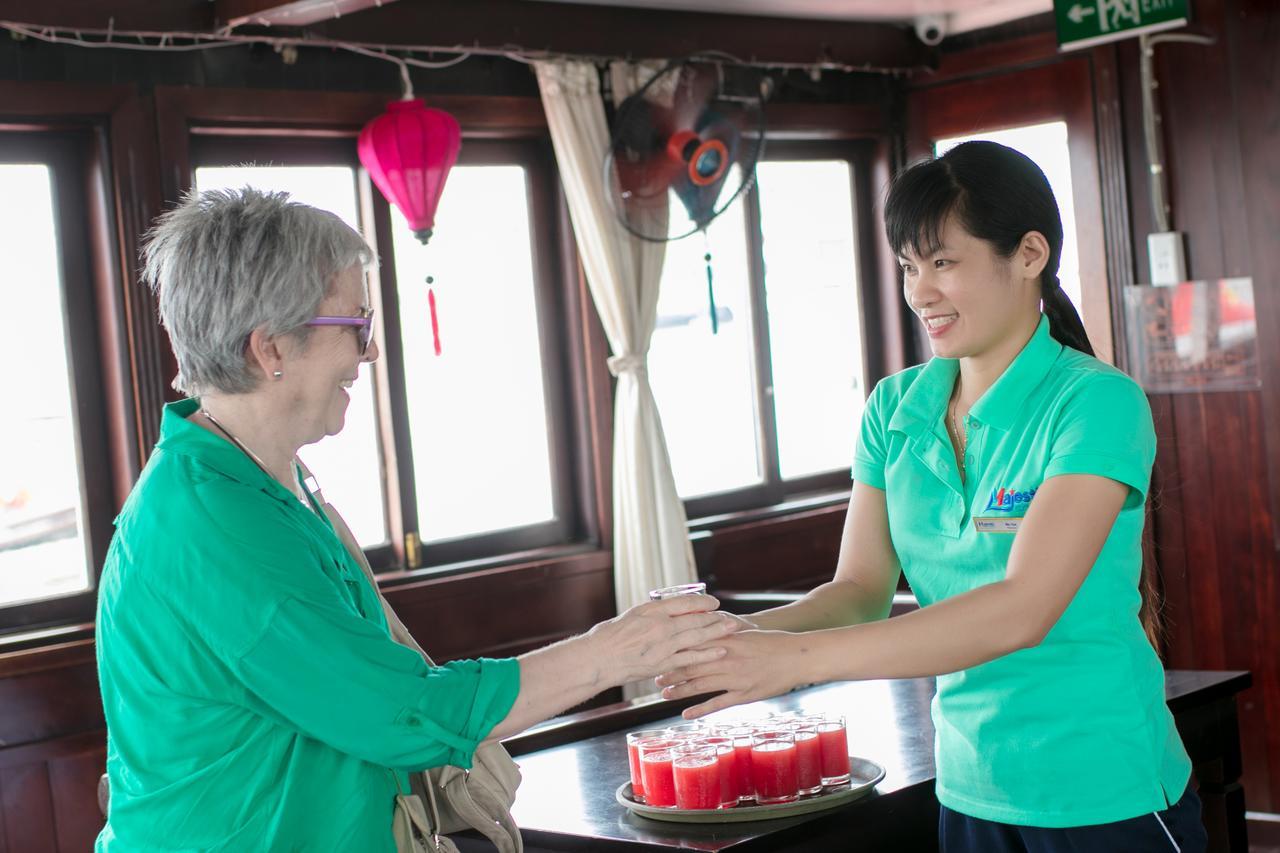 Halong Majestic Legend Cruise Hotel ฮาลอง ภายนอก รูปภาพ