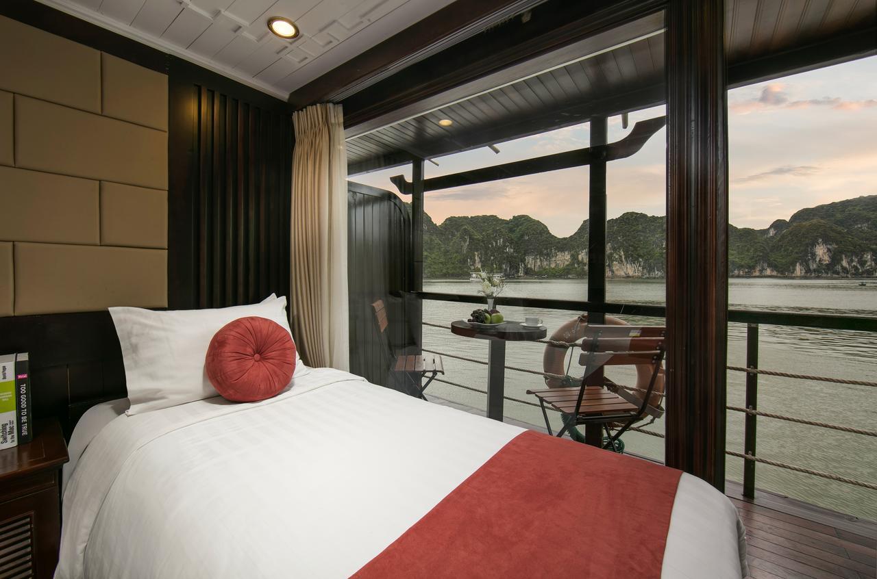 Halong Majestic Legend Cruise Hotel ฮาลอง ภายนอก รูปภาพ
