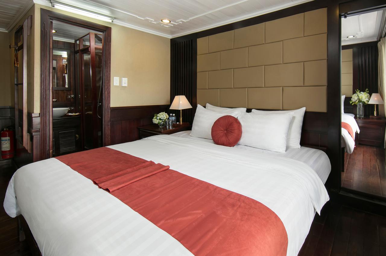 Halong Majestic Legend Cruise Hotel ฮาลอง ภายนอก รูปภาพ